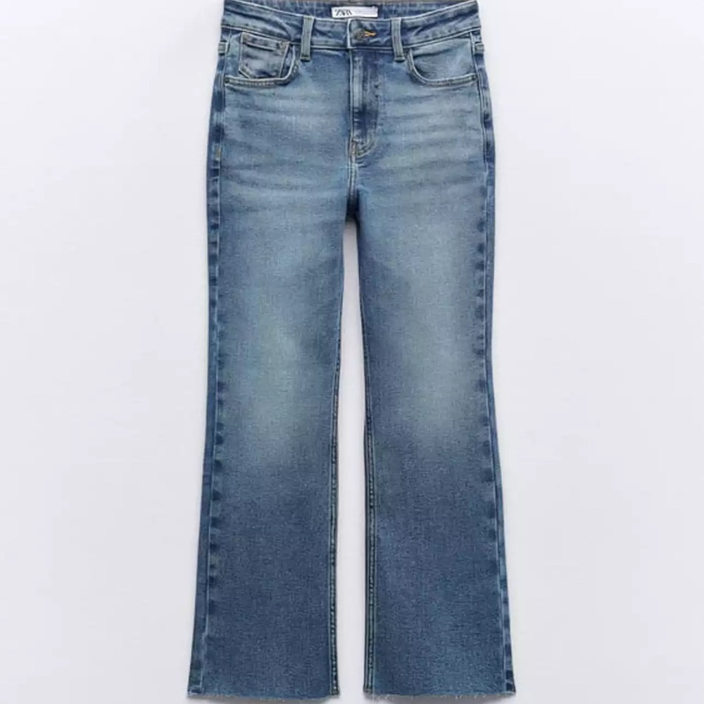 Zara mid-rise Flare Cropped Jeans